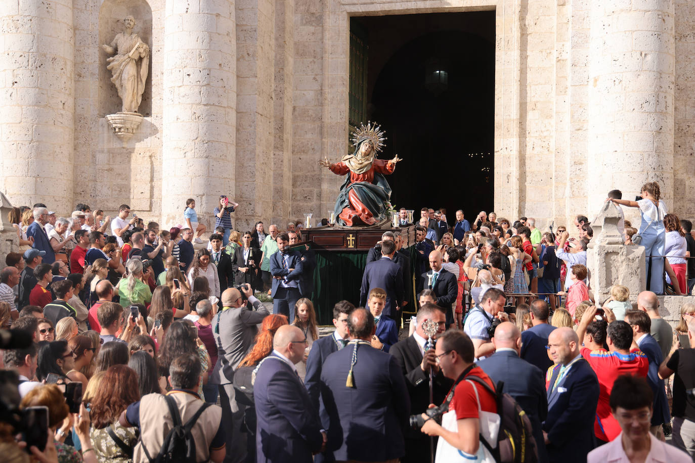 Las imágenes de la misa y procesión de la Virgen de la Vera Cruz