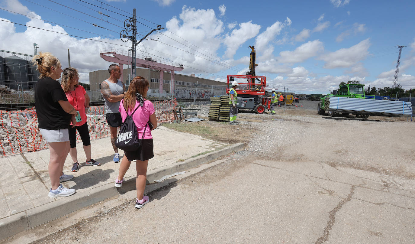 Vecinos del Camino Viejo de Husillos entonan el &#039;No nos moverán&#039;