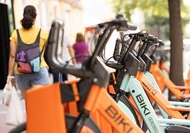 Bicicletas de Biki estacionadas.
