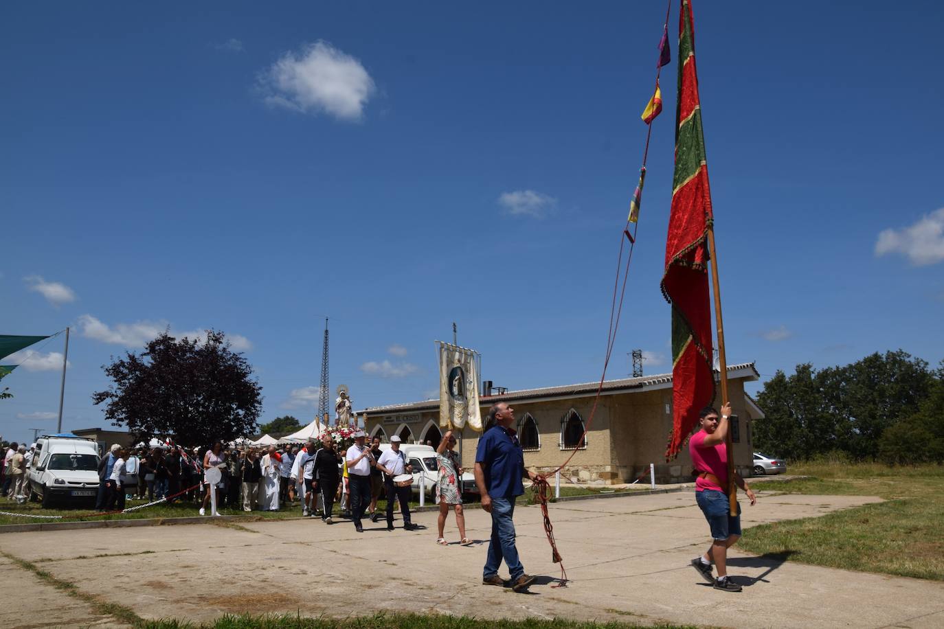 El buen tiempo acompaña a la Virgen del Carmen en Guardo