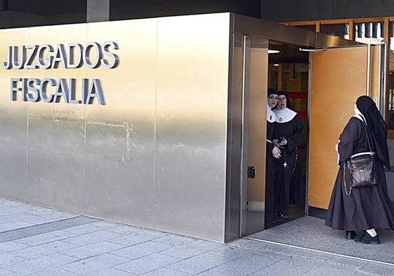 Las monjas rebeldes en los juzgados de Burgos.