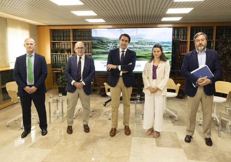 Miguel Calvo (Iberdrola), José Manuel Jiménez (Junta de Castilla y León), Juan Carlos Suárez-Quiñones (Junta de Castilla y León), Cecilia López Miranda (Axpo Iberia) y Eugenio García Tejerina (APECYL).