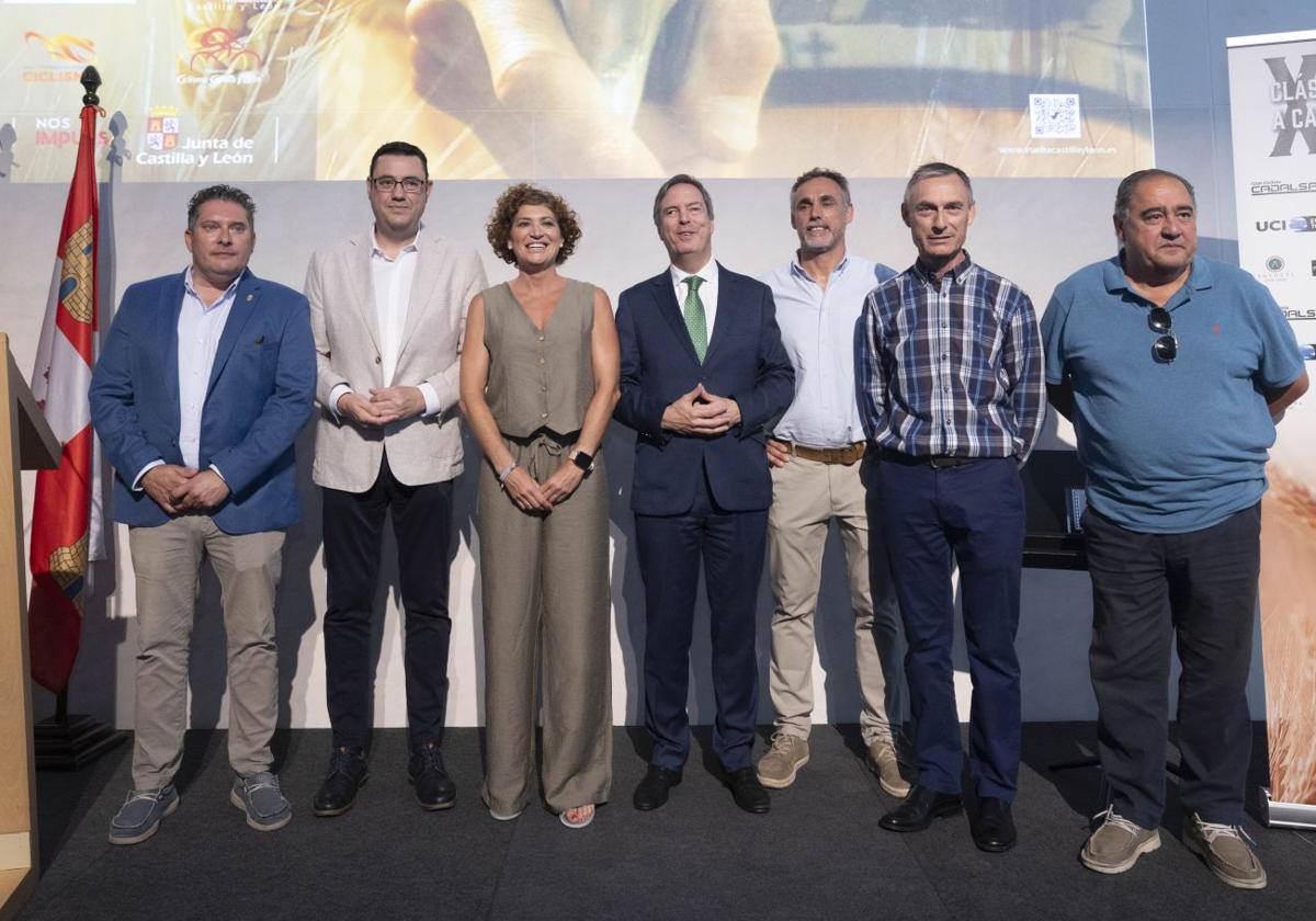 Presentación de la XXXVIII Clásica de Castilla y León, en el Auditorio Miguel Delibes de Valladolid.