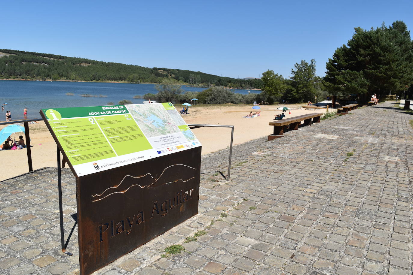 La playa de Aguilar de Campoo funciona a pleno rendimiento