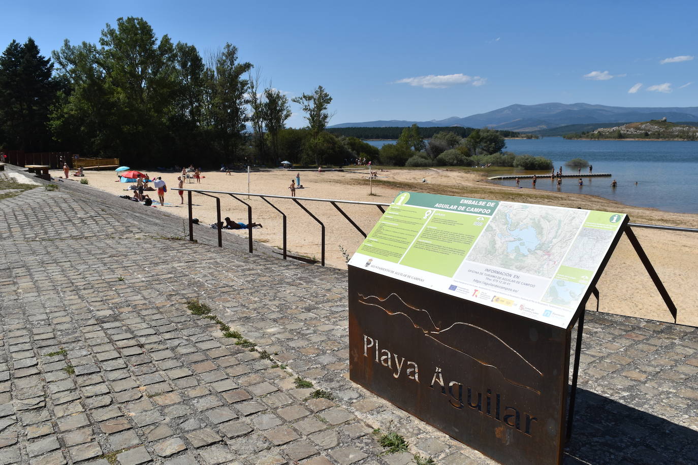 La playa de Aguilar de Campoo funciona a pleno rendimiento