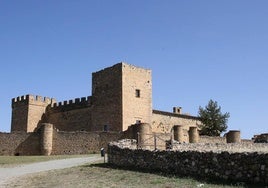 El castillo de Pedraza, adquirido por Luis Álvarez, Santiago Segura y José Mota.