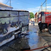 Arde un carromato con petardos en Sebúlcor