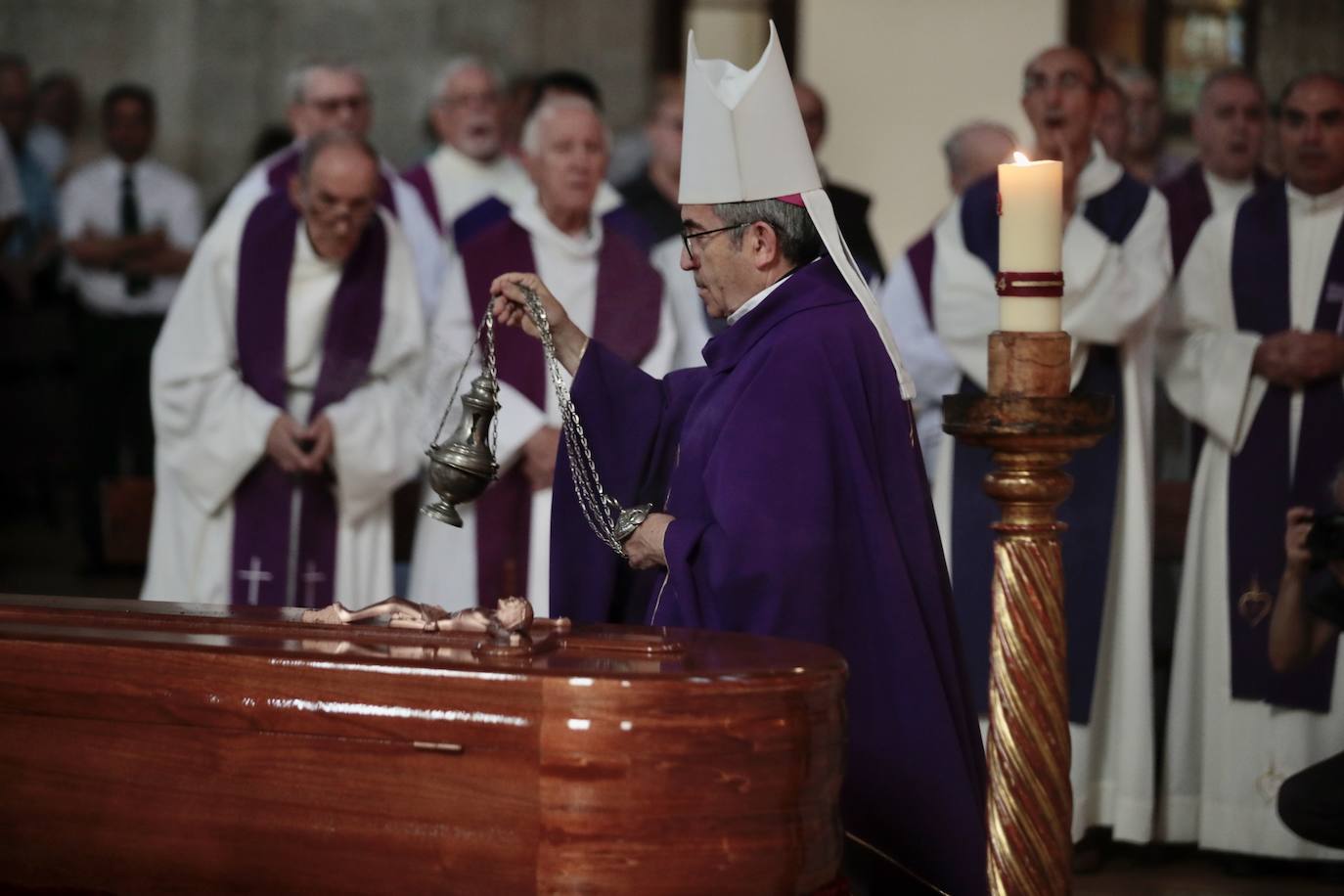 El funeral de Teófanes Egido, en imágenes