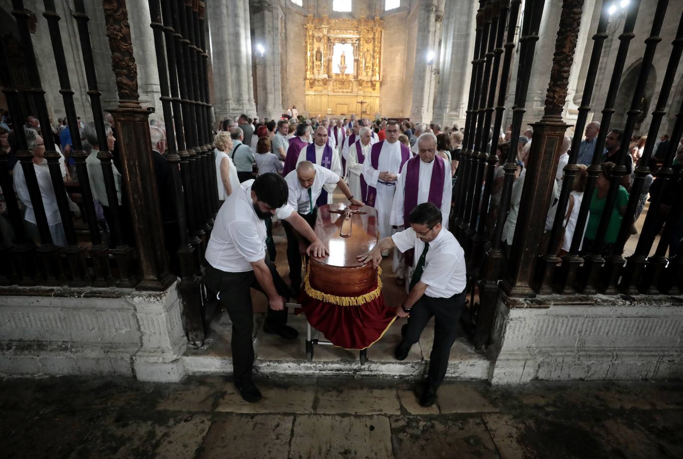 El funeral de Teófanes Egido, en imágenes