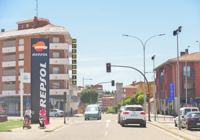 Avenida de la Constitución, enclave donde se localizan la mayor parte de las empresas dedicadas al mueble