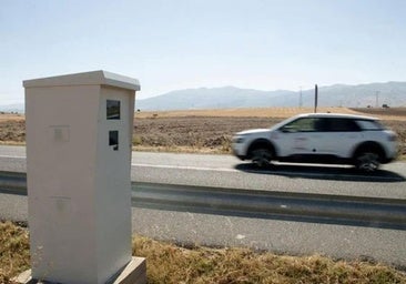 Así es la señal que advierte de los radares de tramo en las carreteras españolas