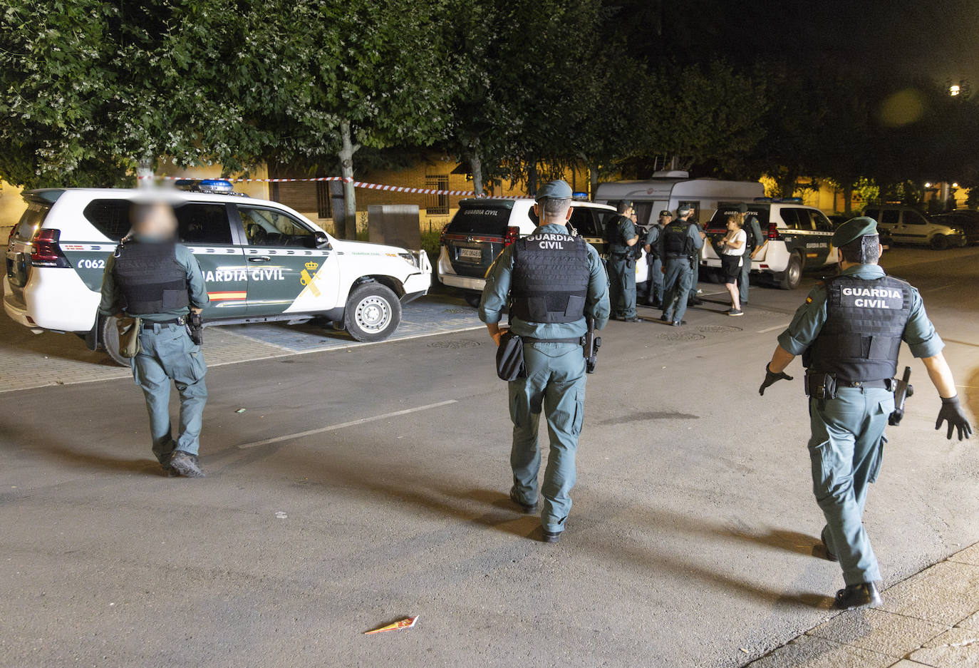 Controles y perros, así patrulla la Guardia Civil en las fiesta de los pueblos
