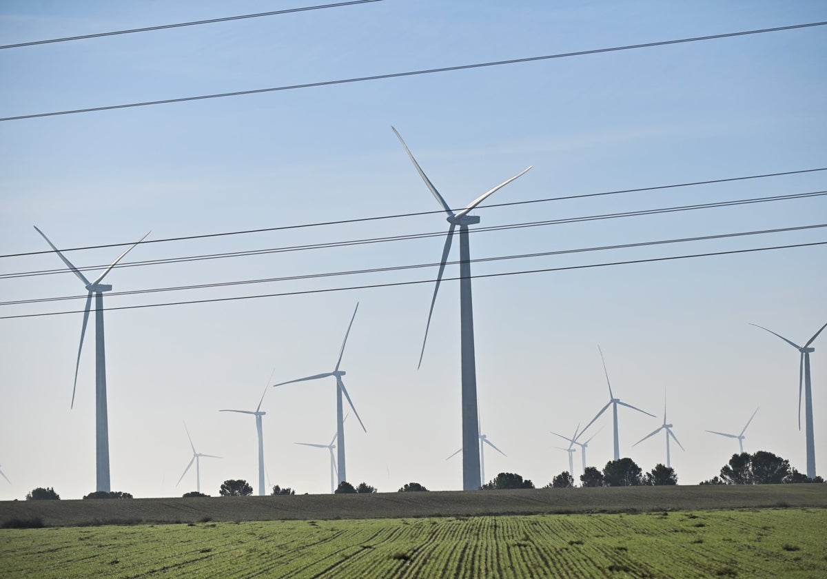 Torres eólicas en Valverde de Campos.