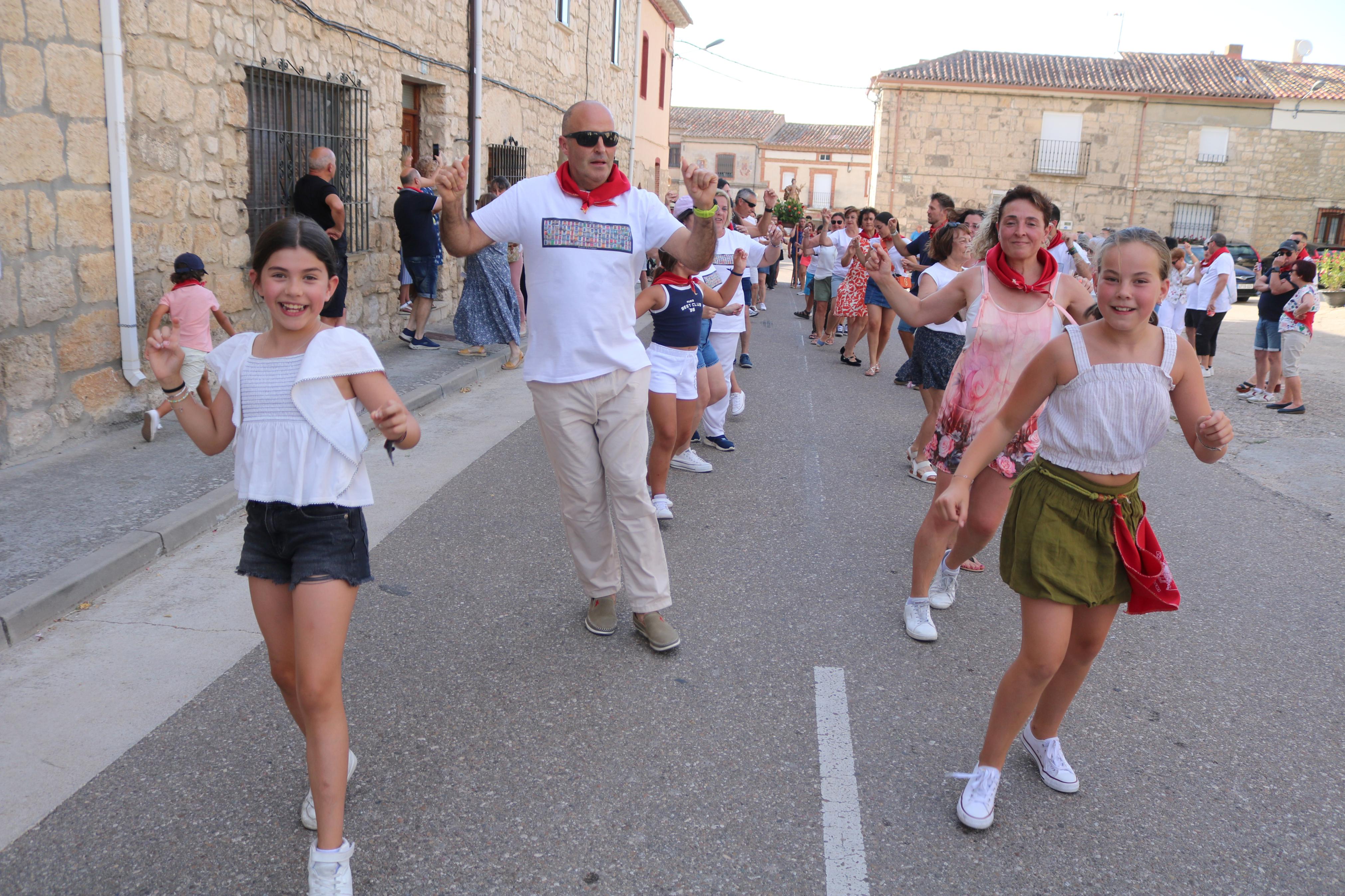 Villahán danza a Santa Marina