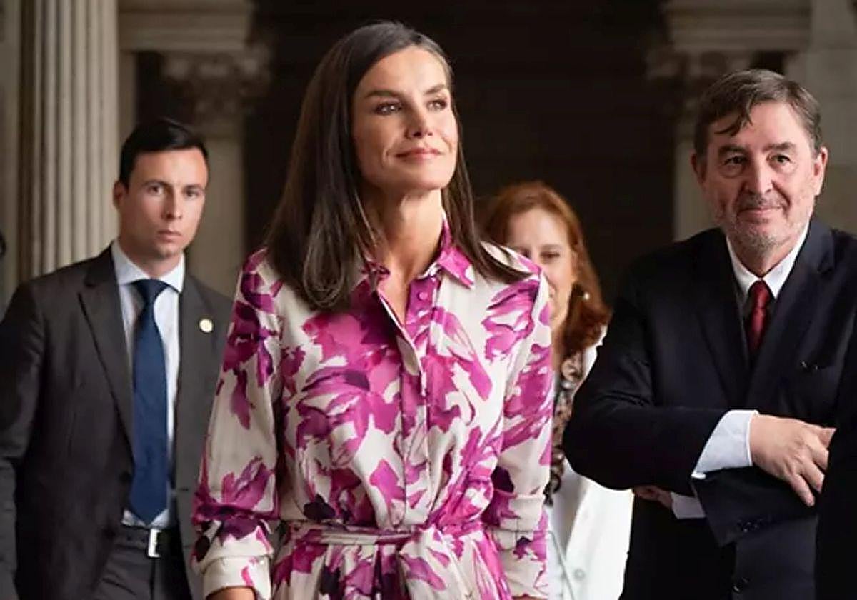 La Reina Letizia durante al Instituto Cervantes en Barcelona.