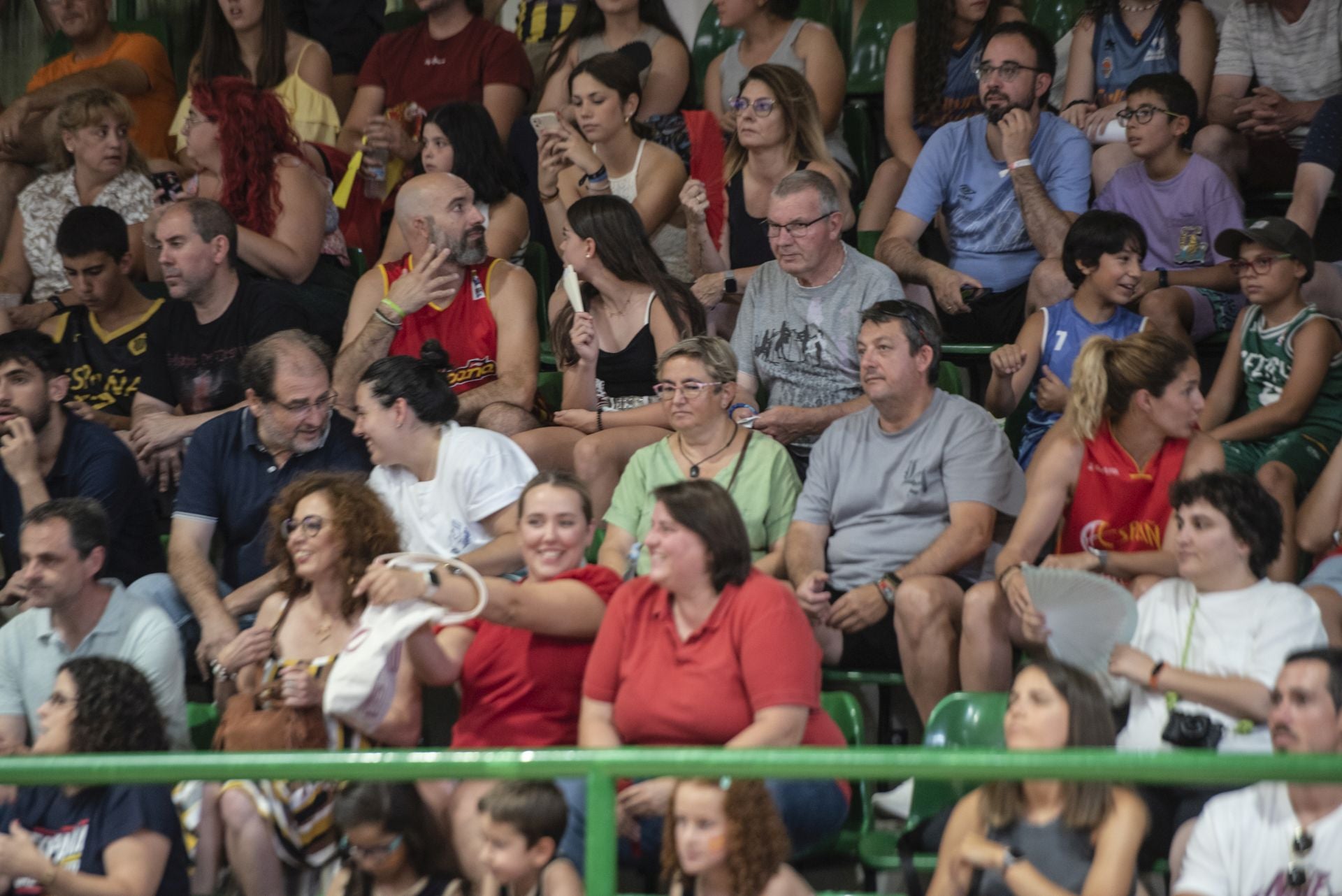 Búscate en las gradas del Pedro Delgado durante el España - Canadá de baloncesto