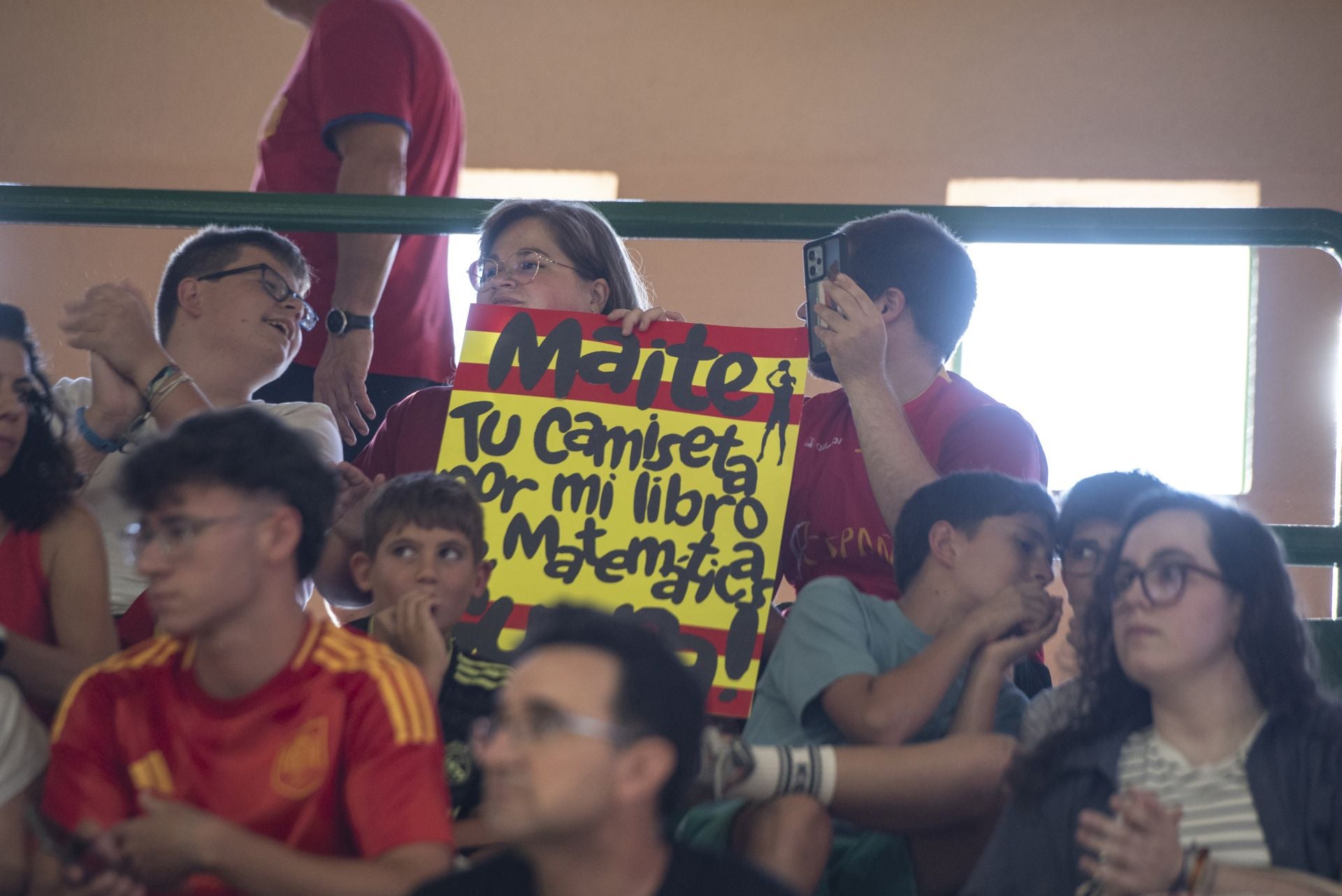 Búscate en las gradas del Pedro Delgado durante el España - Canadá de baloncesto