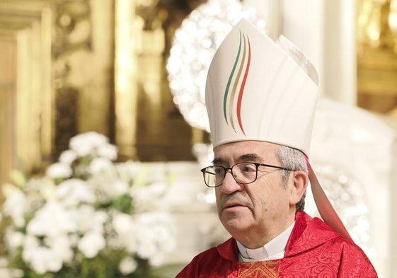 El arzobispo de Valladolid durante la eucaristía por la festividad de Santiago Apóstol.