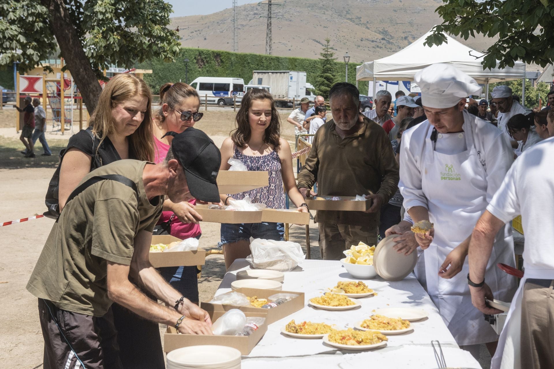 La paella popular de Apadefim, en imágenes