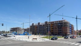 Viviendas en construcción en los terrenos del antiguo cuartel.