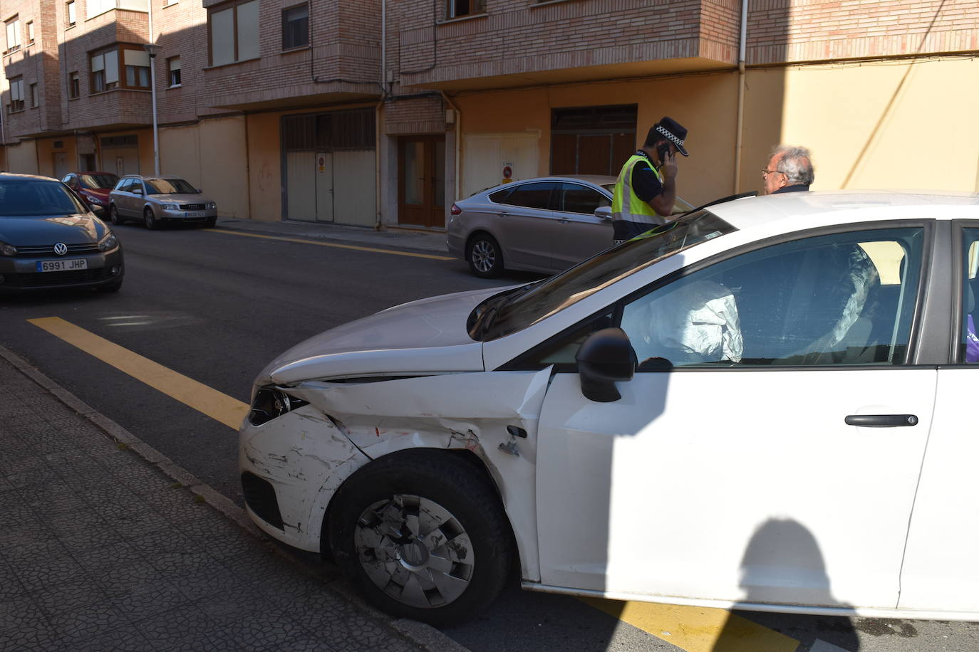 Aparatoso accidente de tráfico en Aguilar