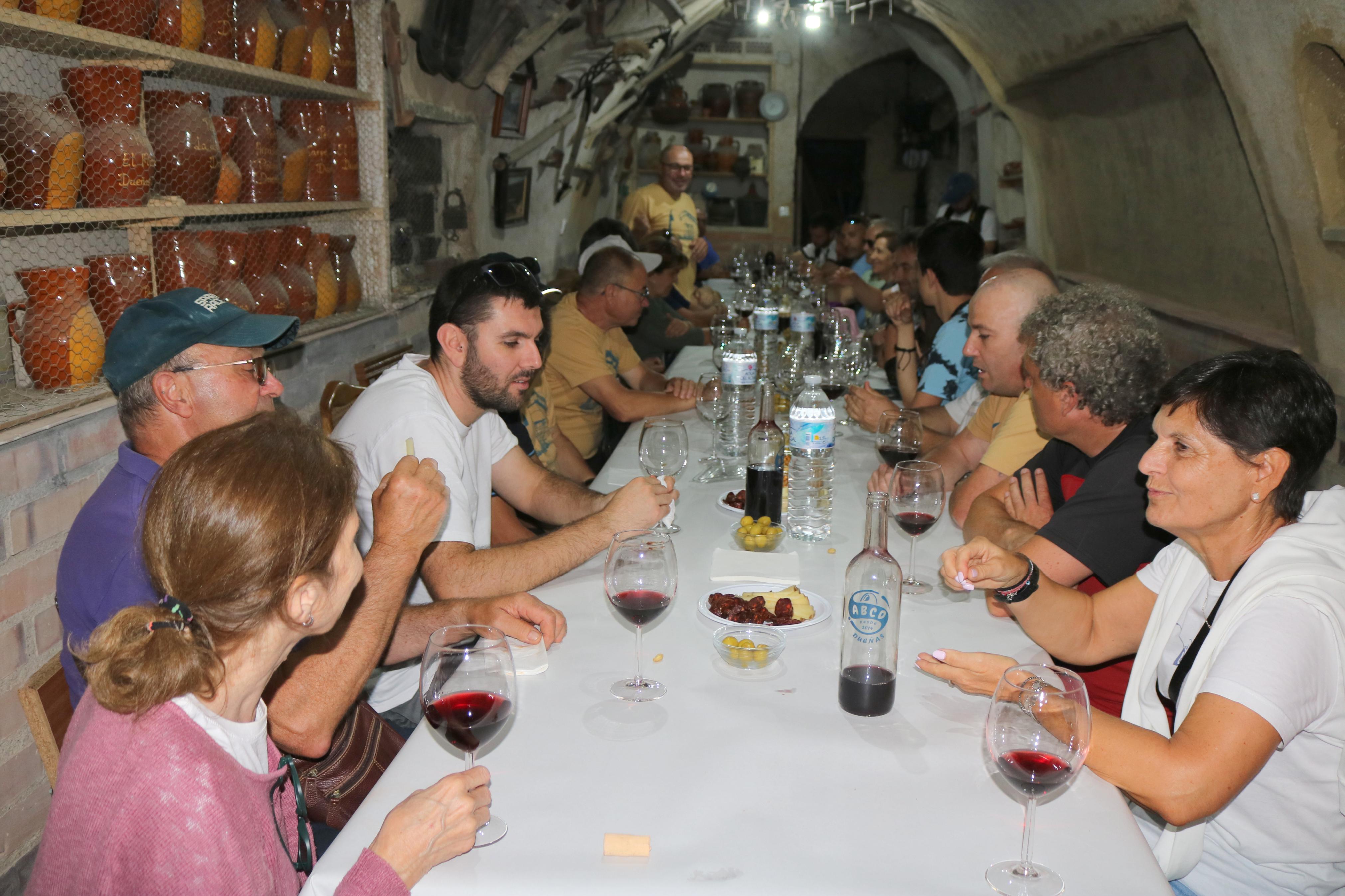 X Ruta Guiada por las Bodegas y Cuevas de Dueñas