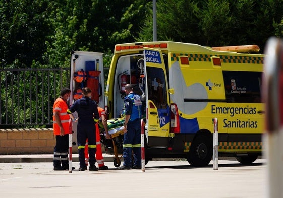 Una ambulancia en Salamanca, en una imagen de archivo.