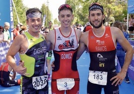 Podio masculino del Triatlón Ciudad de Valladolid.