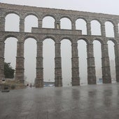 Una intensa tormenta provoca balsas de agua en numerosos puntos de la ciudad