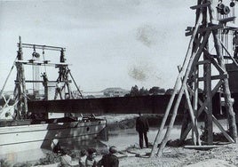 Instalació de la pasarela de Portillo de la Merced.