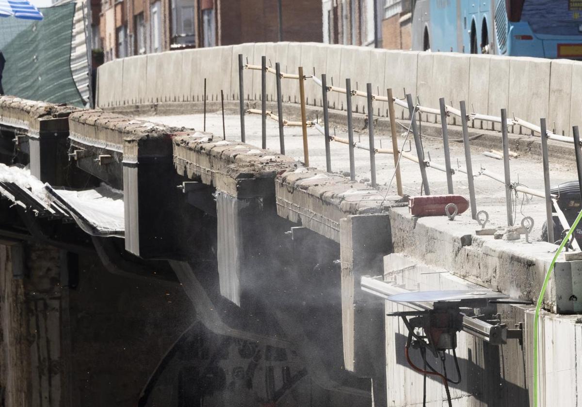 Obras en Arco de Ladrillo donde hay un carril menos en cada sentido.