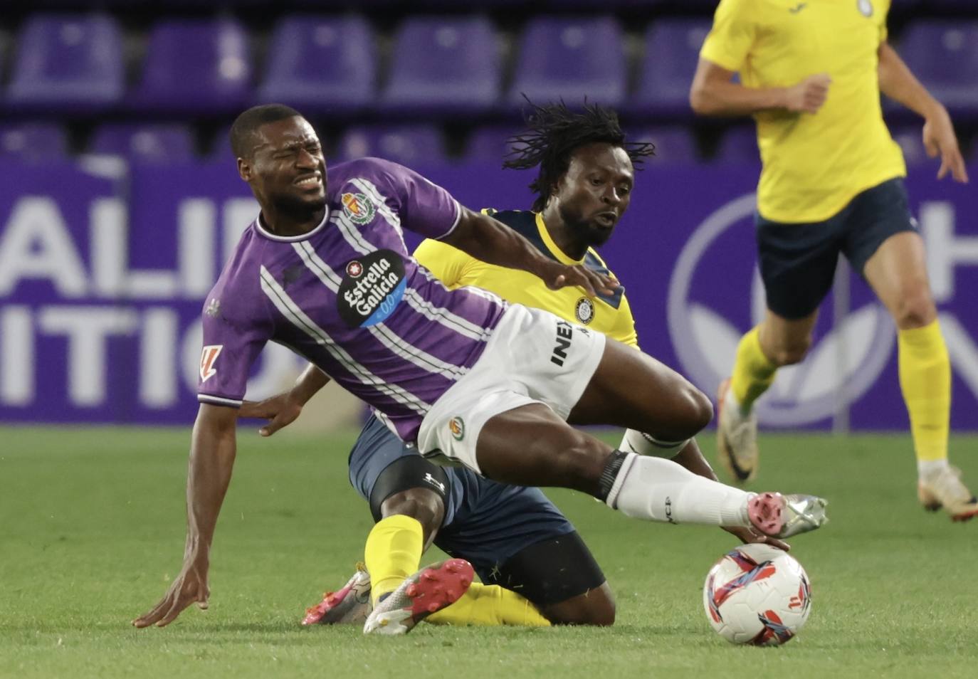 Las imágenes del amistoso en el José Zorrilla entre el Real Valladolid y el Pau Fútbol Club