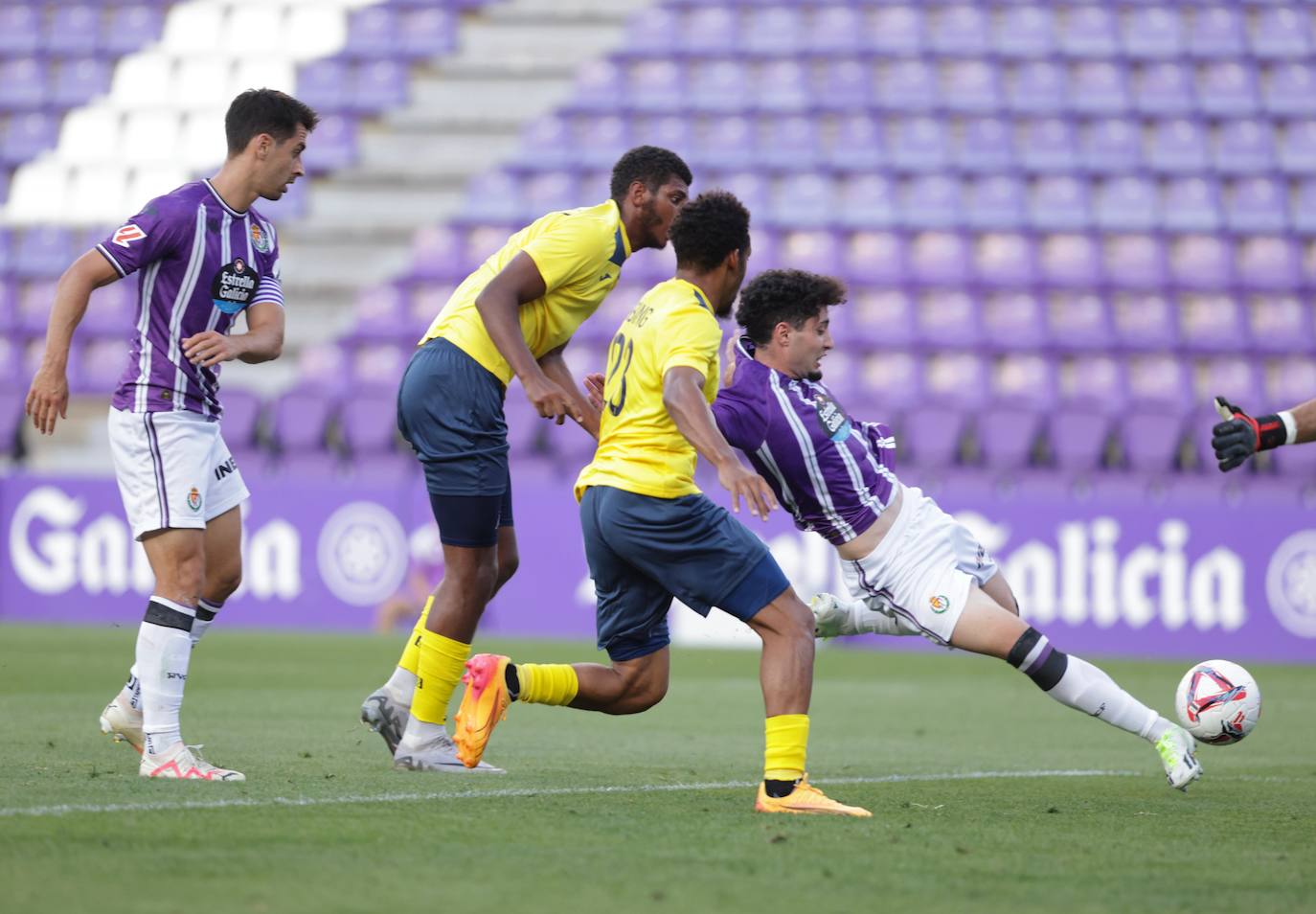 Las imágenes del amistoso en el José Zorrilla entre el Real Valladolid y el Pau Fútbol Club