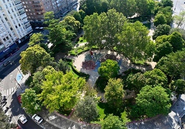 Plaza del Poniente: parejas, abstenerse de demostraciones amorosas