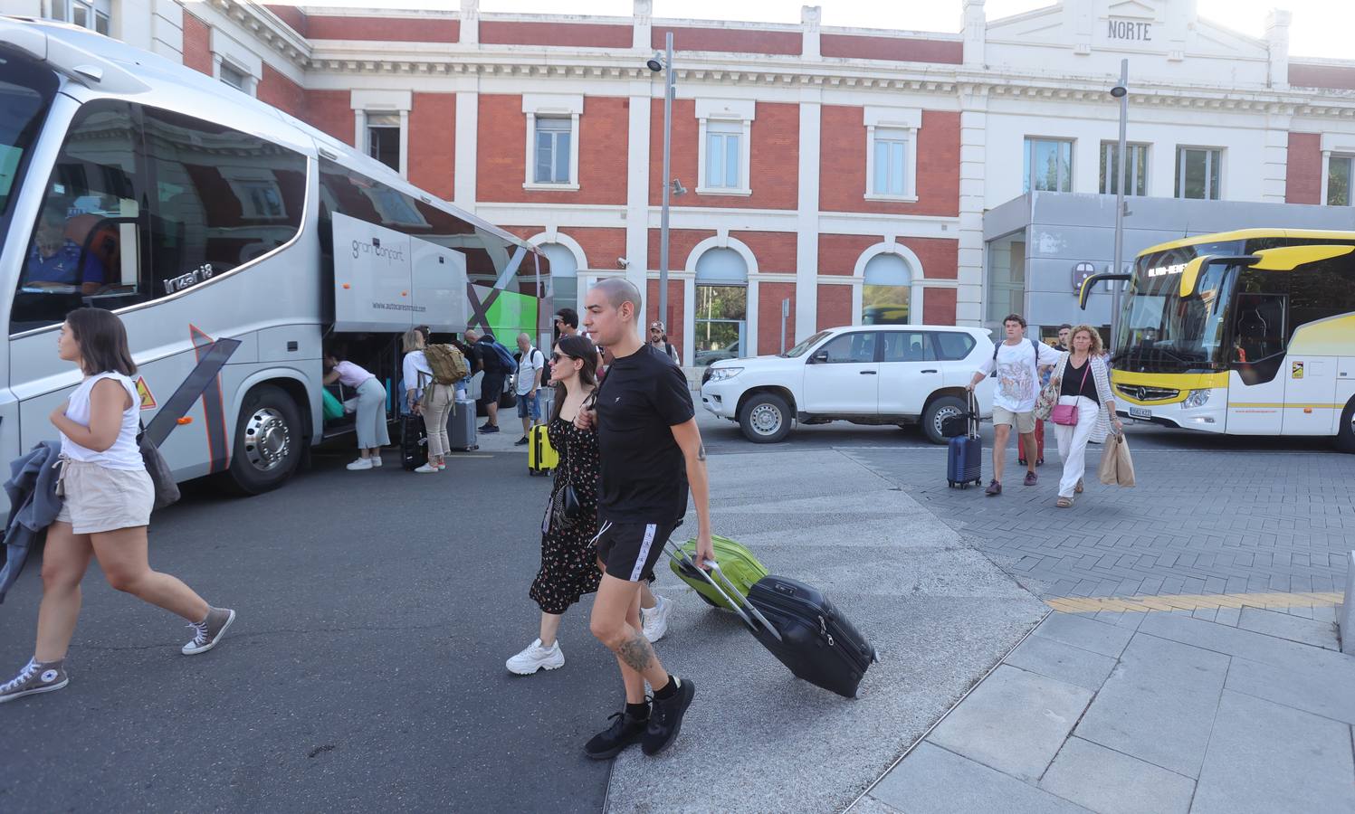 Renfe inicia los traslados en bus a Cantabria por las obras del AVE