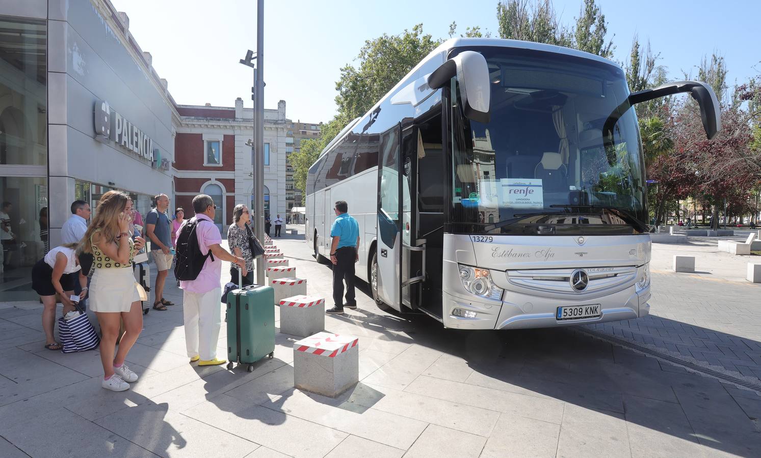 Renfe inicia los traslados en bus a Cantabria por las obras del AVE