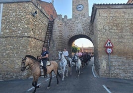 Quedada de caballos en la plaza del Ayuntamiento.