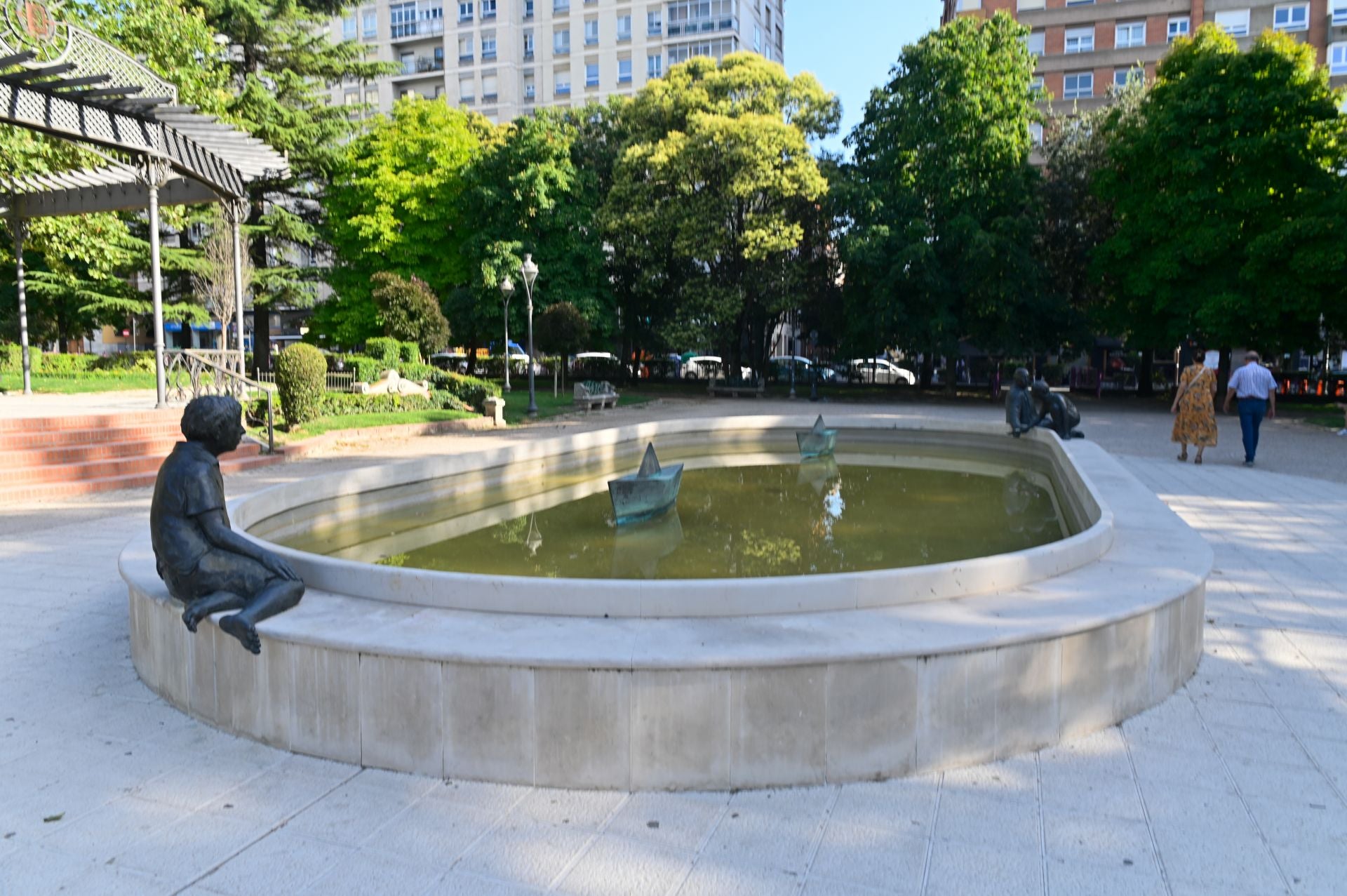 La plaza de Poniente de Valladolid, en imágenes