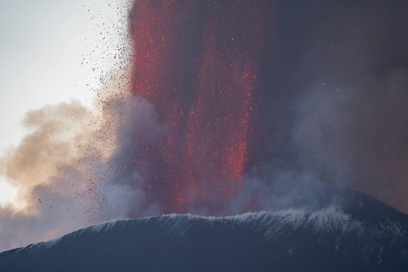 El Etna entra en erupción