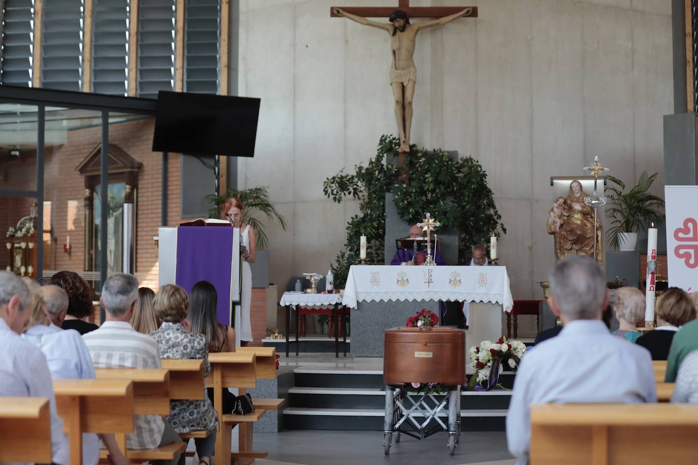 Funeral por Gabriel Villamil en la iglesia de Santa María de La Vega