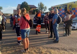 Voluntarios y miembros de Protección Civil, antes de iniciar la búsqueda.