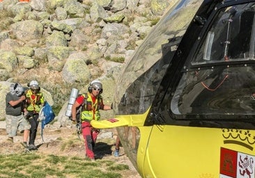 Rescatado un montañero de 72 años lesionado durante una ruta en Gredos