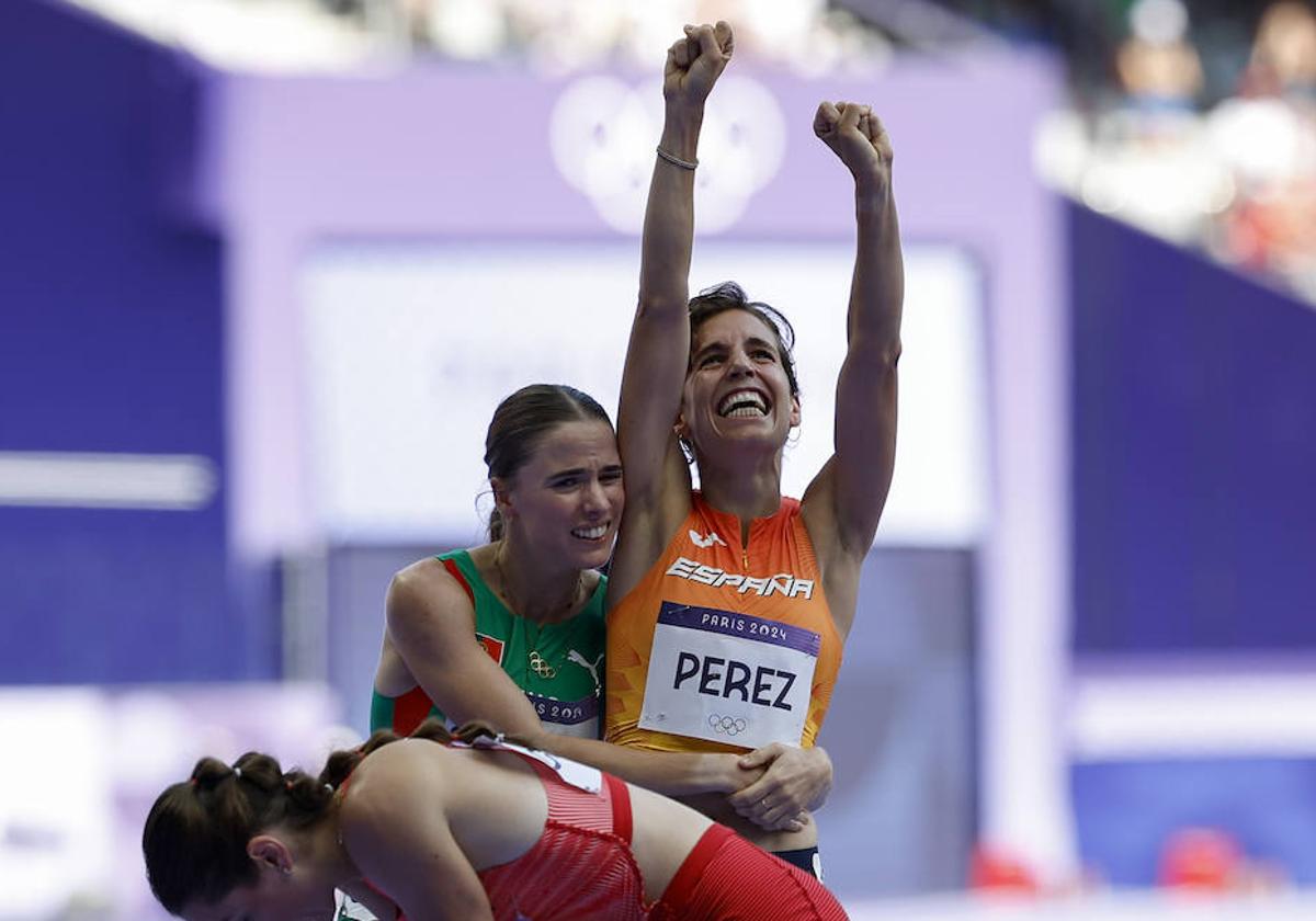 La atleta soriana Marta Pérez celebra el pase a las semifinales tras la carrera