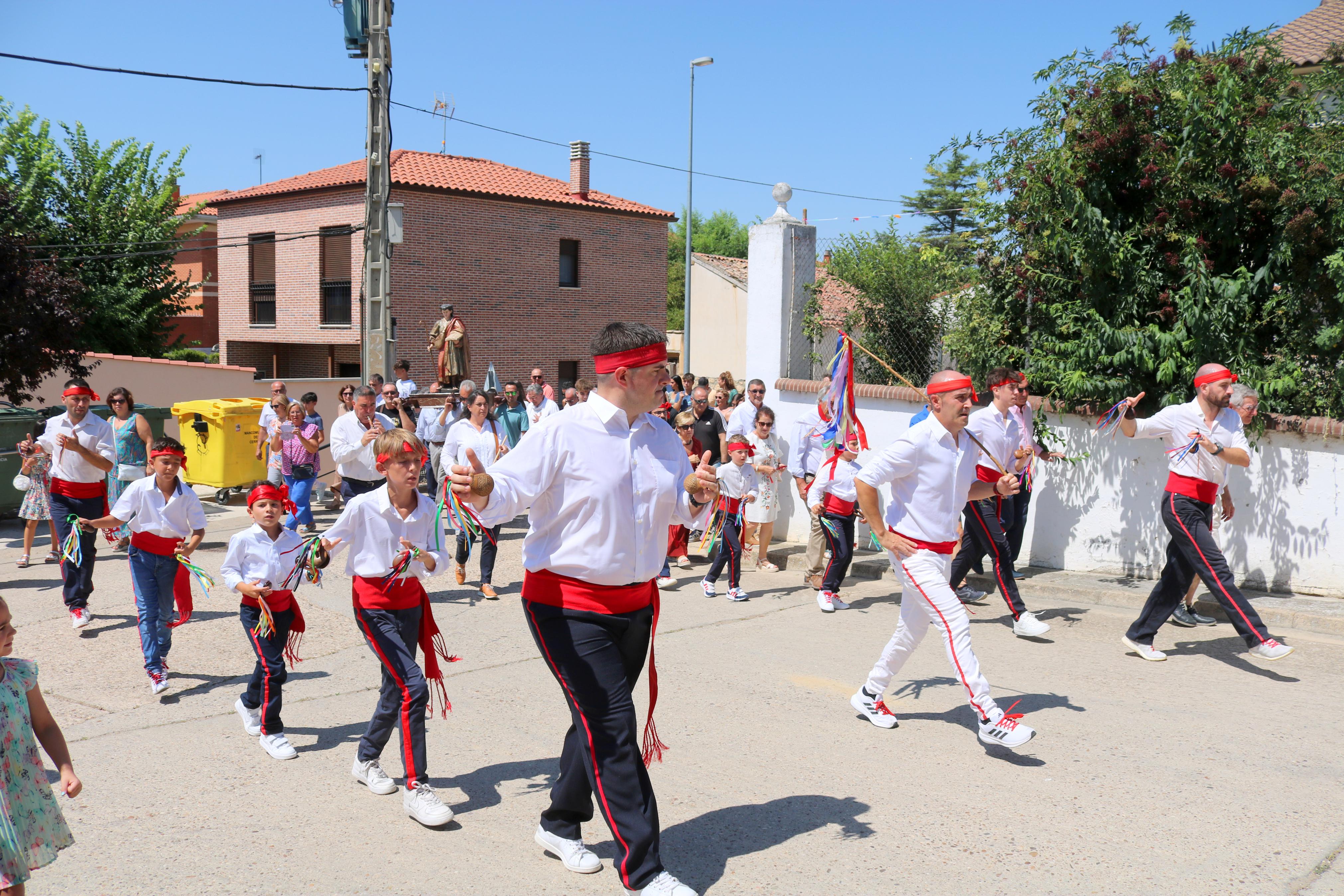 Danzas y vivas en honor a San Mamés