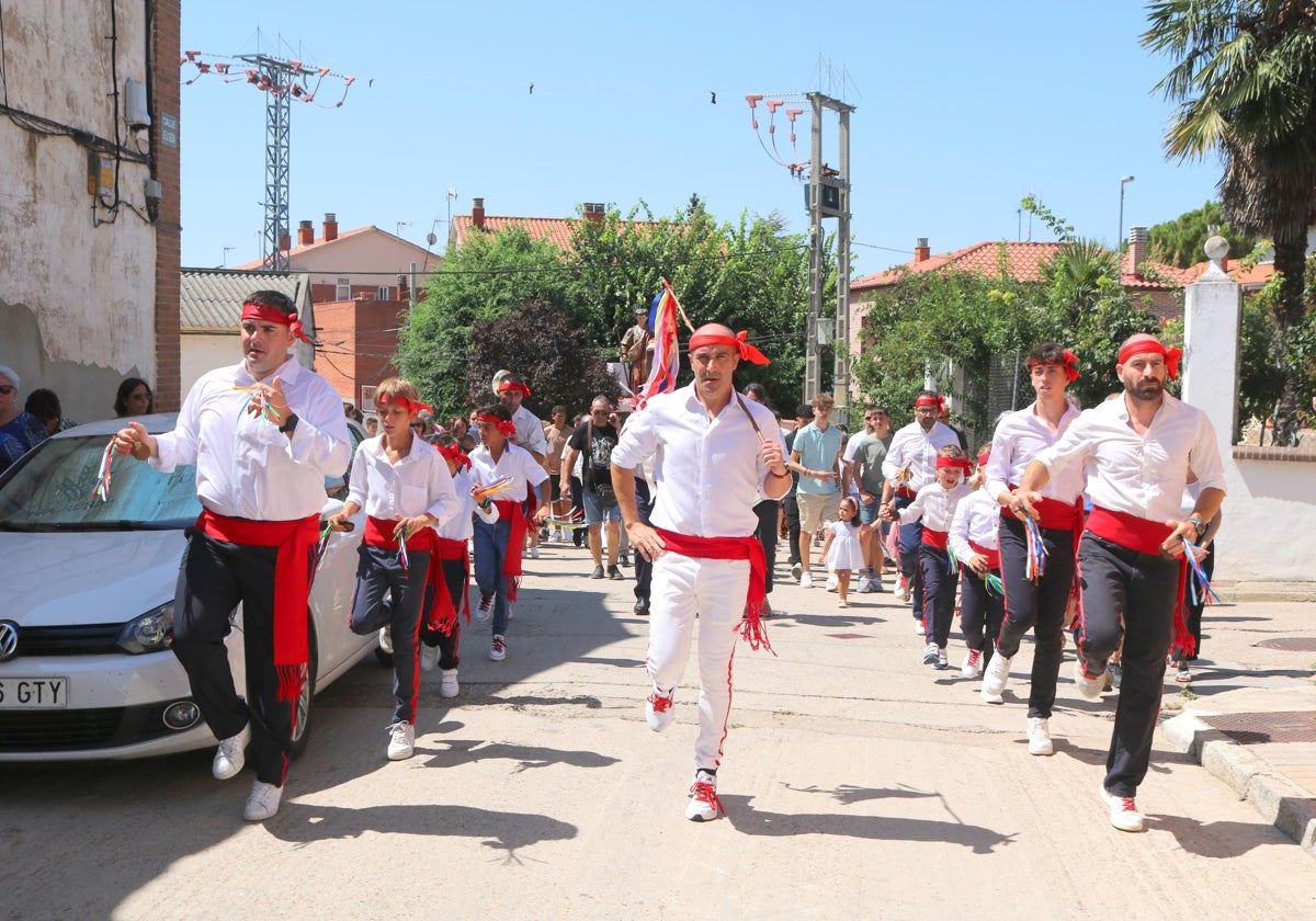 Danzas y vivas en honor a San Mamés