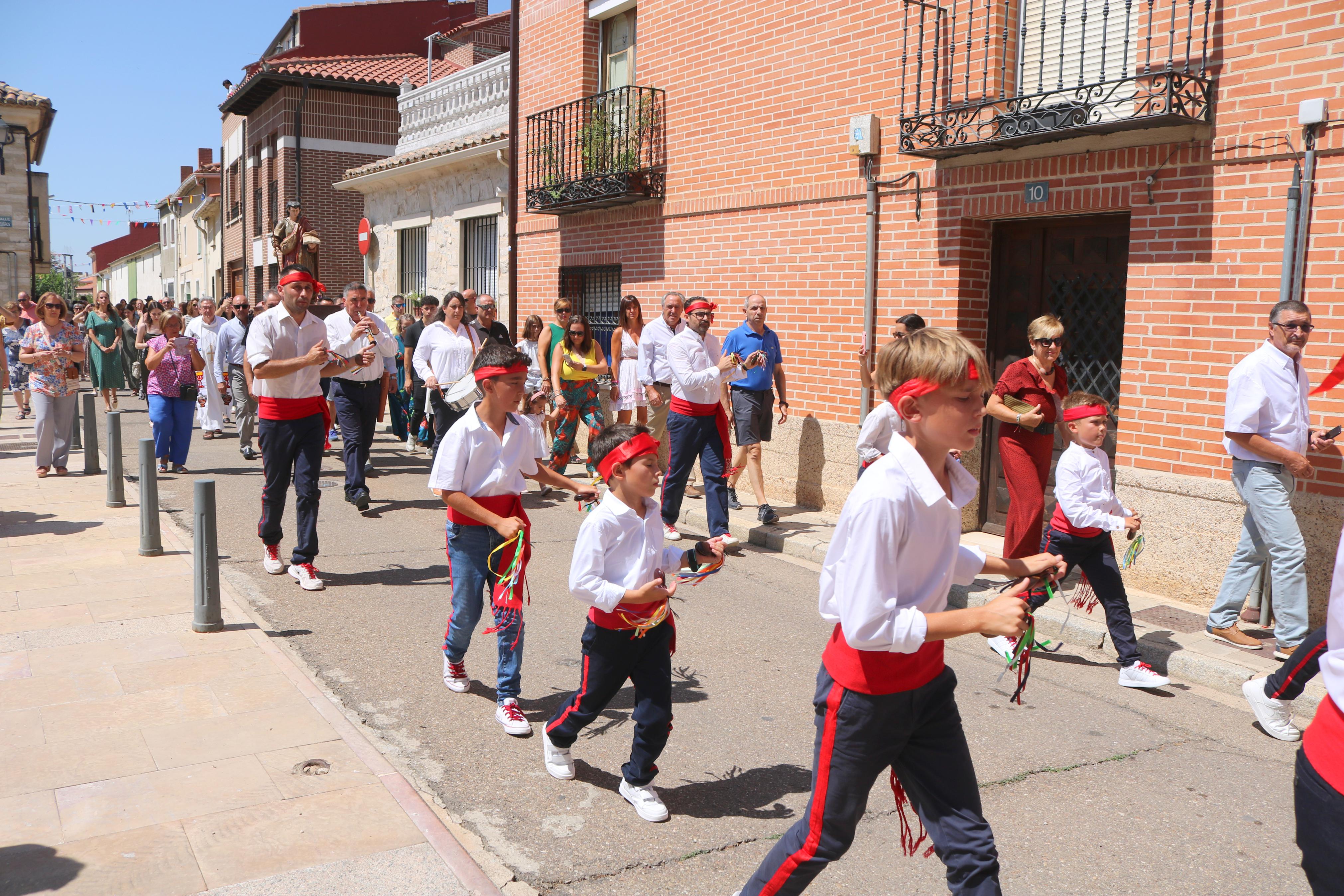 Danzas y vivas en honor a San Mamés