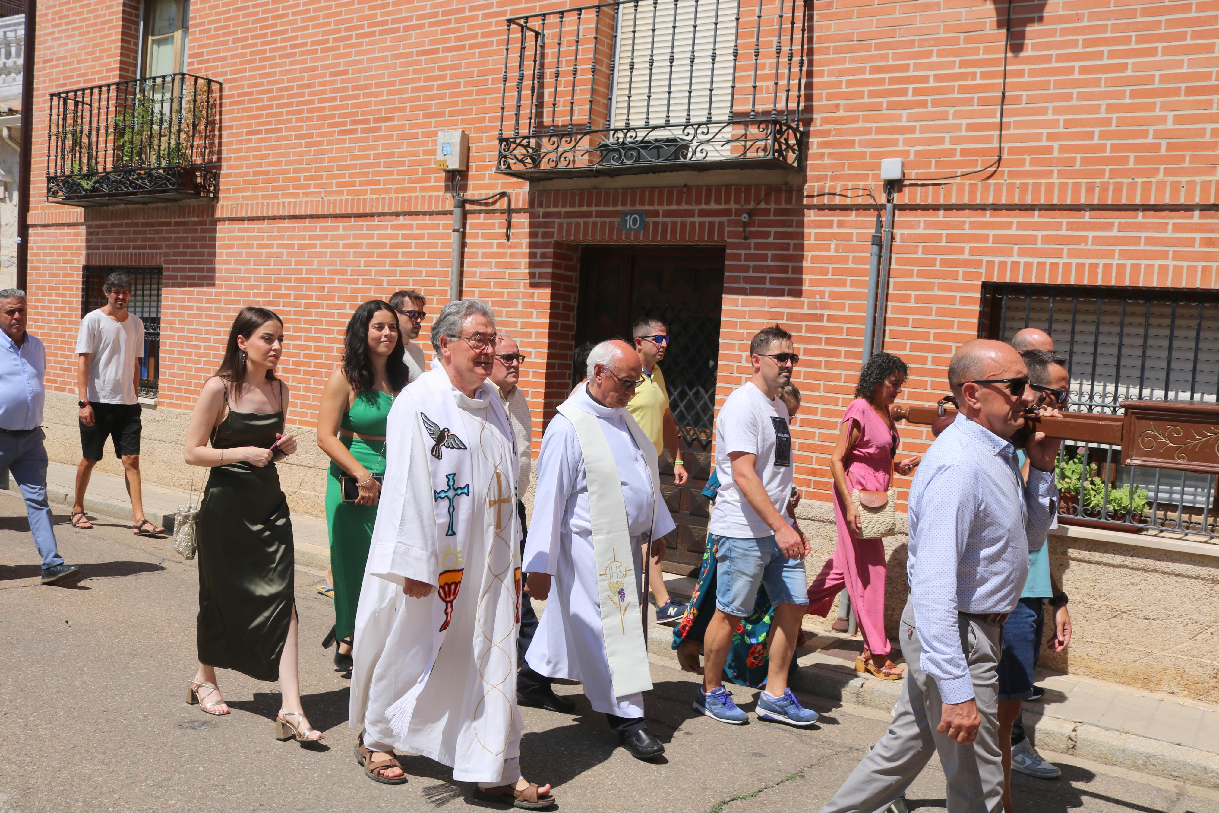 Danzas y vivas en honor a San Mamés