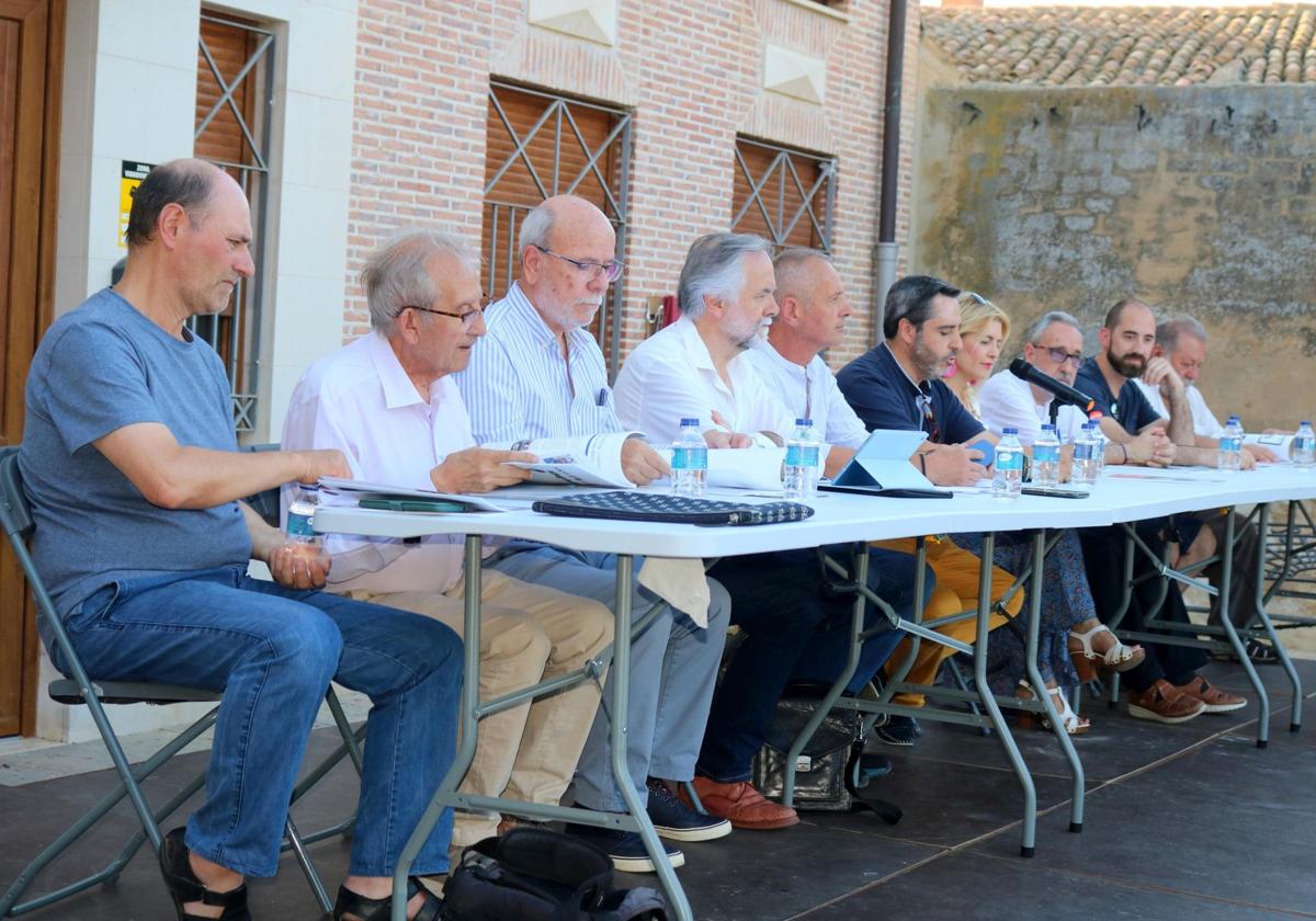 Presentación de la revista 'Horizontes' en Fuentes de Valdepero, el pasado lunes.