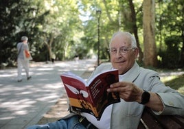 Pepe Torices en el Campo Grande con su libro 'De glorias y lamentos en la España Nuestra'