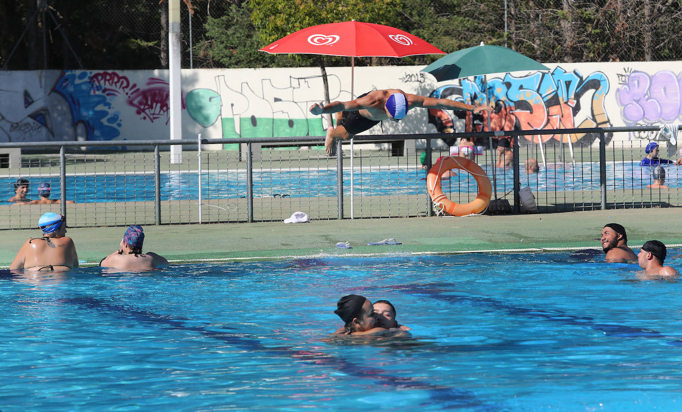 La ola de calor abarrota las piscinas de Palencia